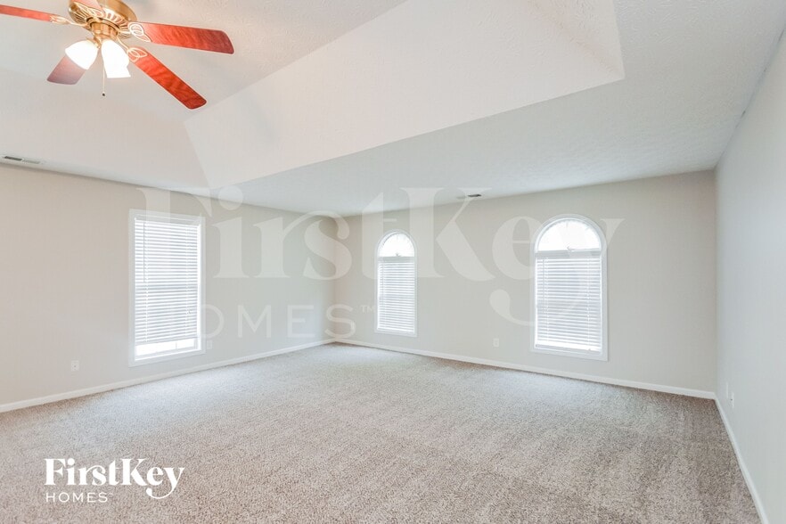 Building Photo - 6061 Fairington Farms Ln