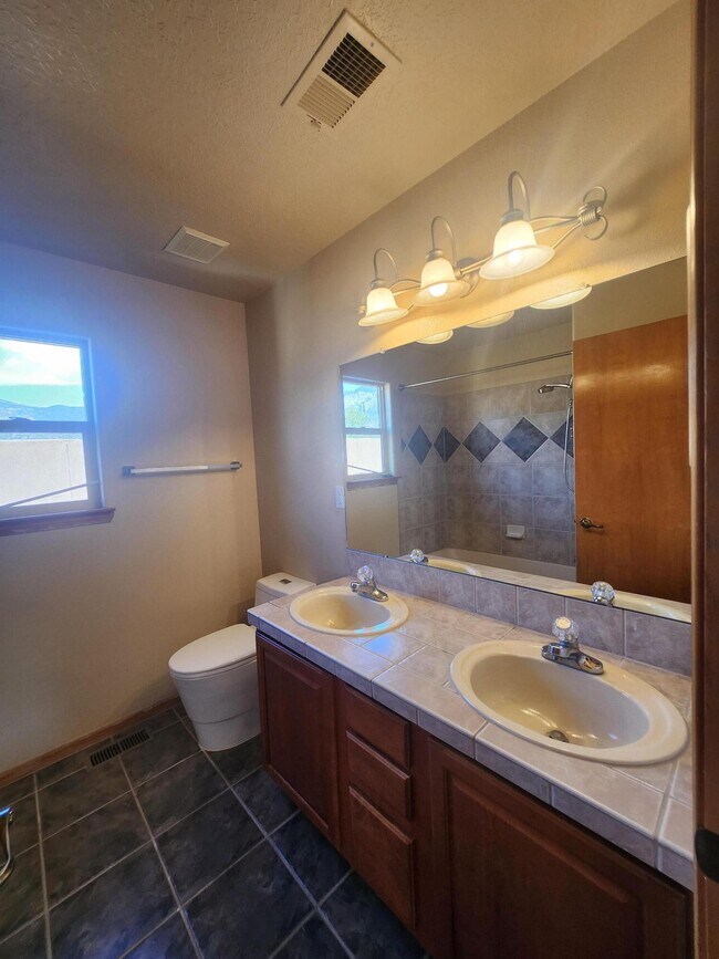 Building Photo - 13243 Silver Peak Pl NE