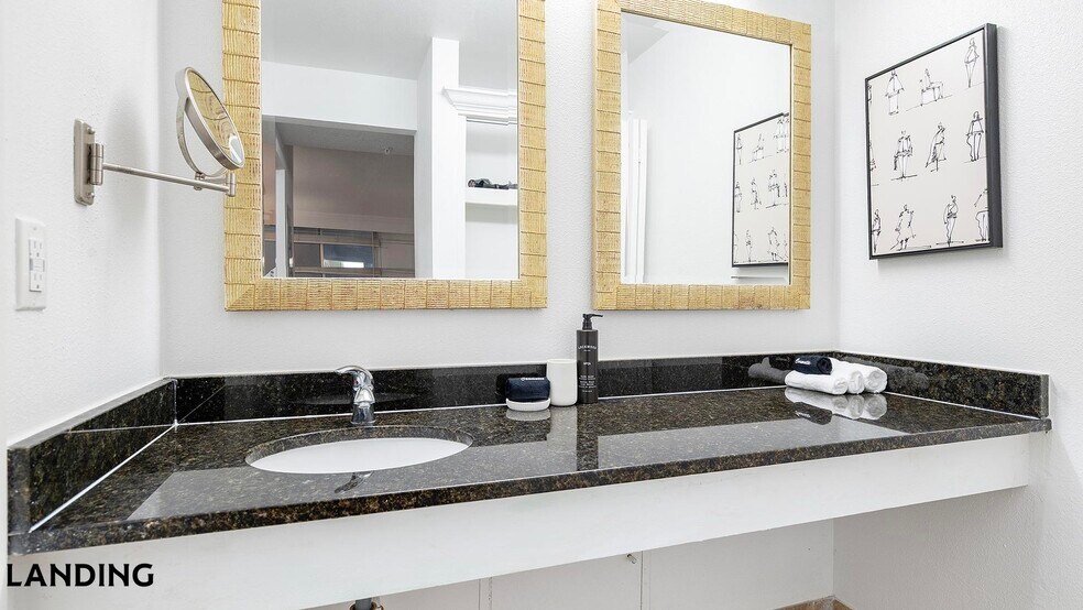 Building Photo - 2851 Maingate Village Cir