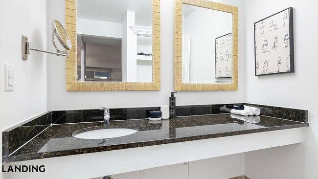 Building Photo - 2851 Maingate Village Cir