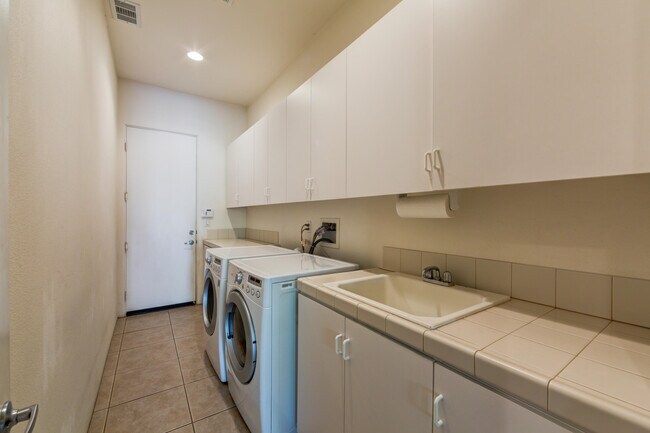 Building Photo - 79942 Julee Ct