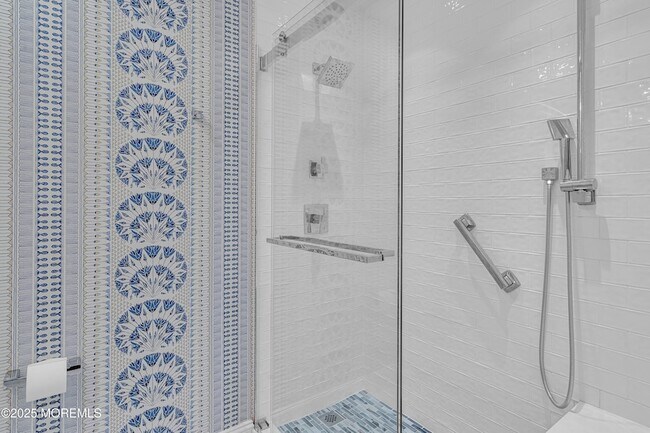 Building Photo - 68 Maple Dr