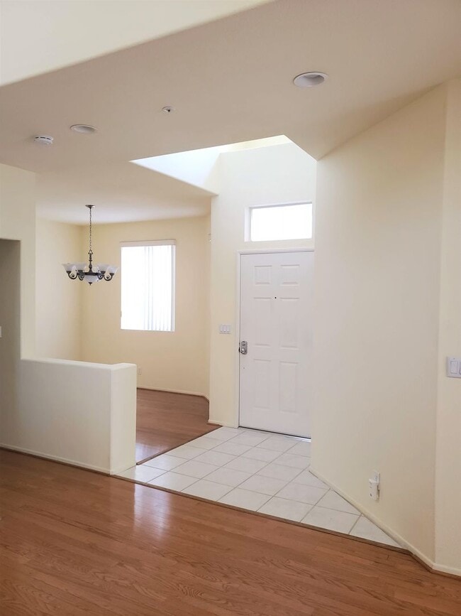 Building Photo - ***COMING SOON***SPACIOUS 4 BEDROOM | 3 BA...
