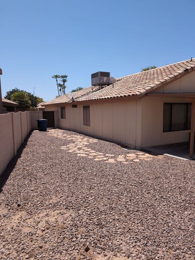 Building Photo - 73 S Cypress Ct