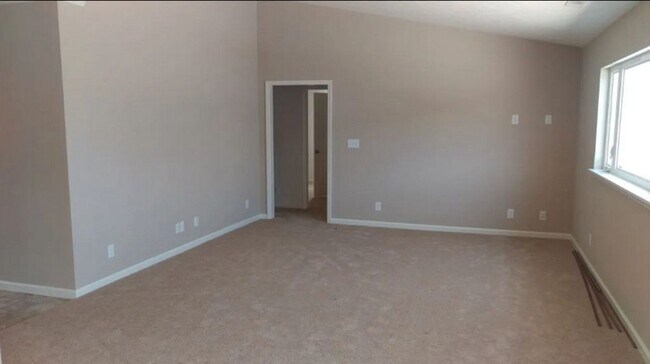 Building Photo - Charming 3-Bedroom Home in West Lafayette with 2-Car Garage & Washer/Dryer