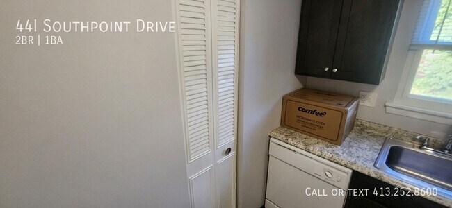 Building Photo - 44 Southpoint Dr