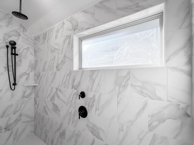 Building Photo - New Braunfels New Build with Office Flex Room & Designer Finishes