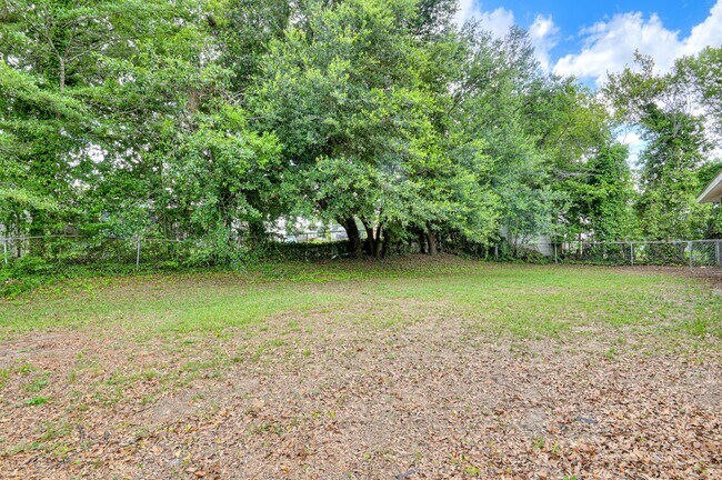 Building Photo - 1406 Ridgewood Dr