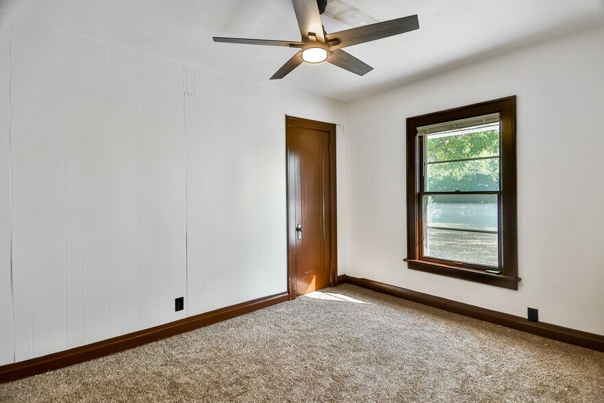 Building Photo - 855 Wood Ave