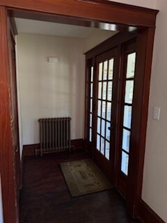 front door & closet - 230 S Hope Chapel Rd