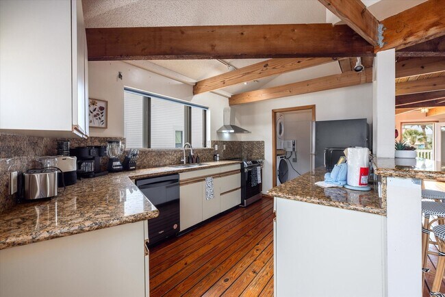 Building Photo - 164 Bora Bora Dr