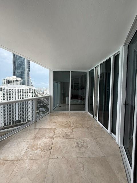 Building Photo - 18911 Collins Ave