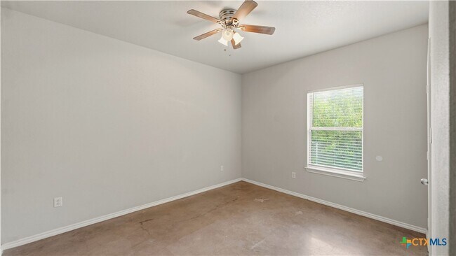 Building Photo - 147 Rosedale Ave