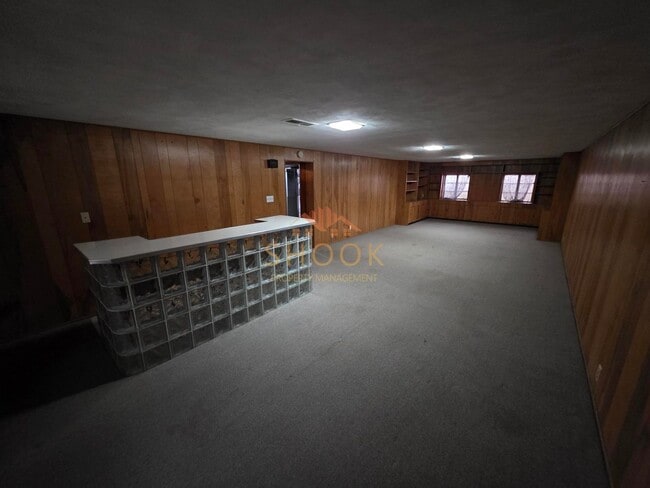 Building Photo - COZY 2 BR HOME NEAR CAMPUS WITH FINISHED B...