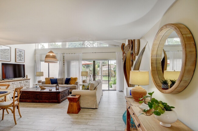 Building Photo - 1348 The 12th Fairway