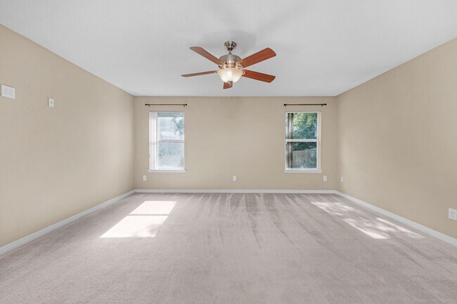Building Photo - Pet Friendly Home Available Now!
