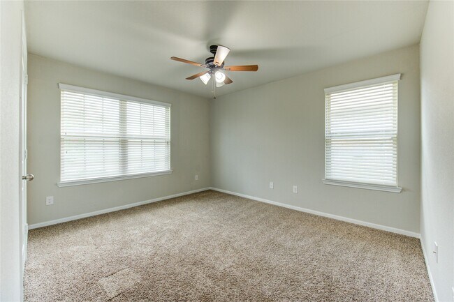 Building Photo - 3027 Dripping Springs Ct