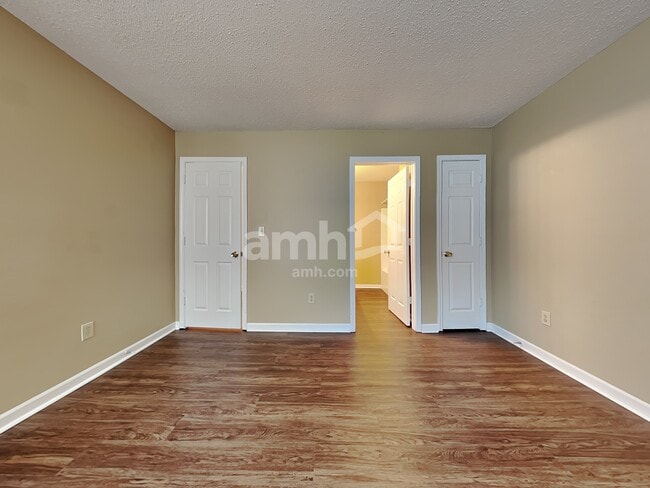 Building Photo - 15260 Fawn Meadow Dr