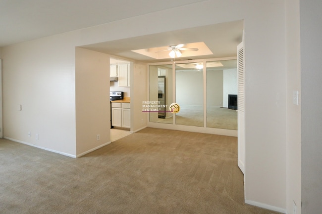 Building Photo - 601 E 4010 S