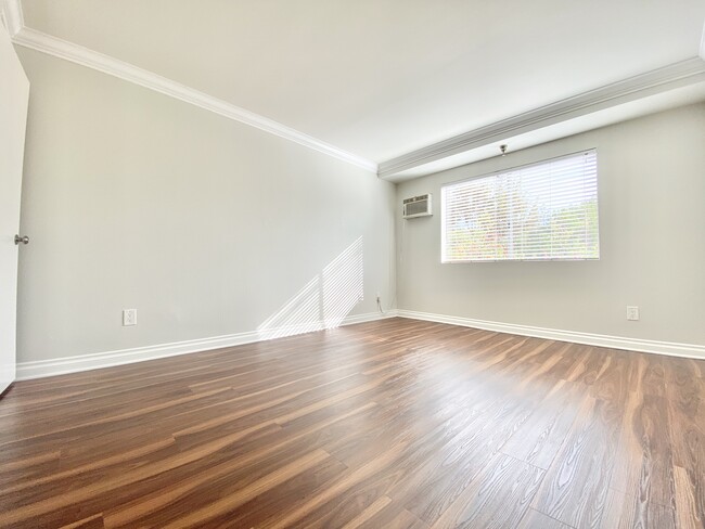 Building Photo - 5711 Camellia Ave