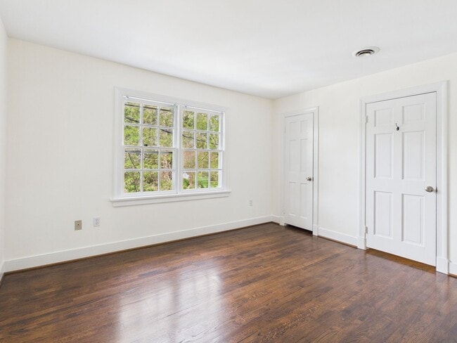 Building Photo - 1602 Harborough Rd