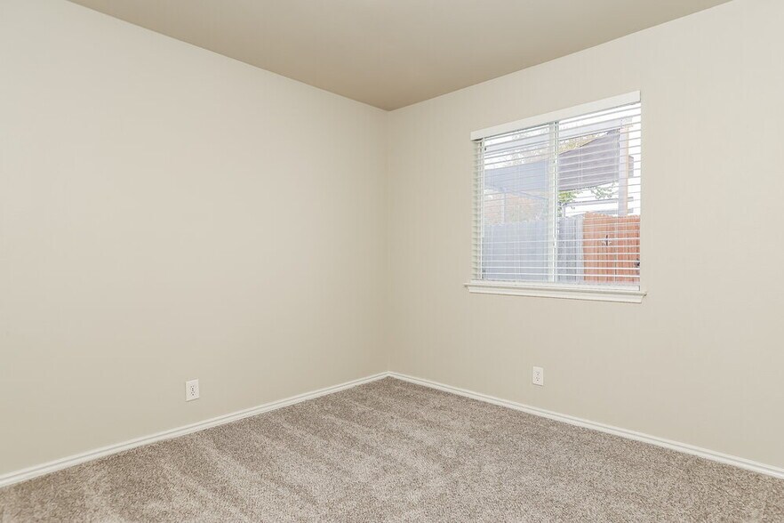 Building Photo - 3326 Willet Way