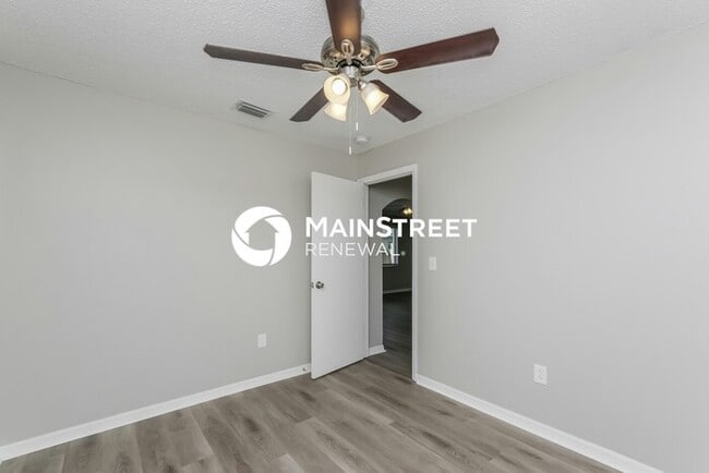 Building Photo - 3 Bedroom Pet-Friendly Home in PLANT CITY, FL with Main Street Renewal
