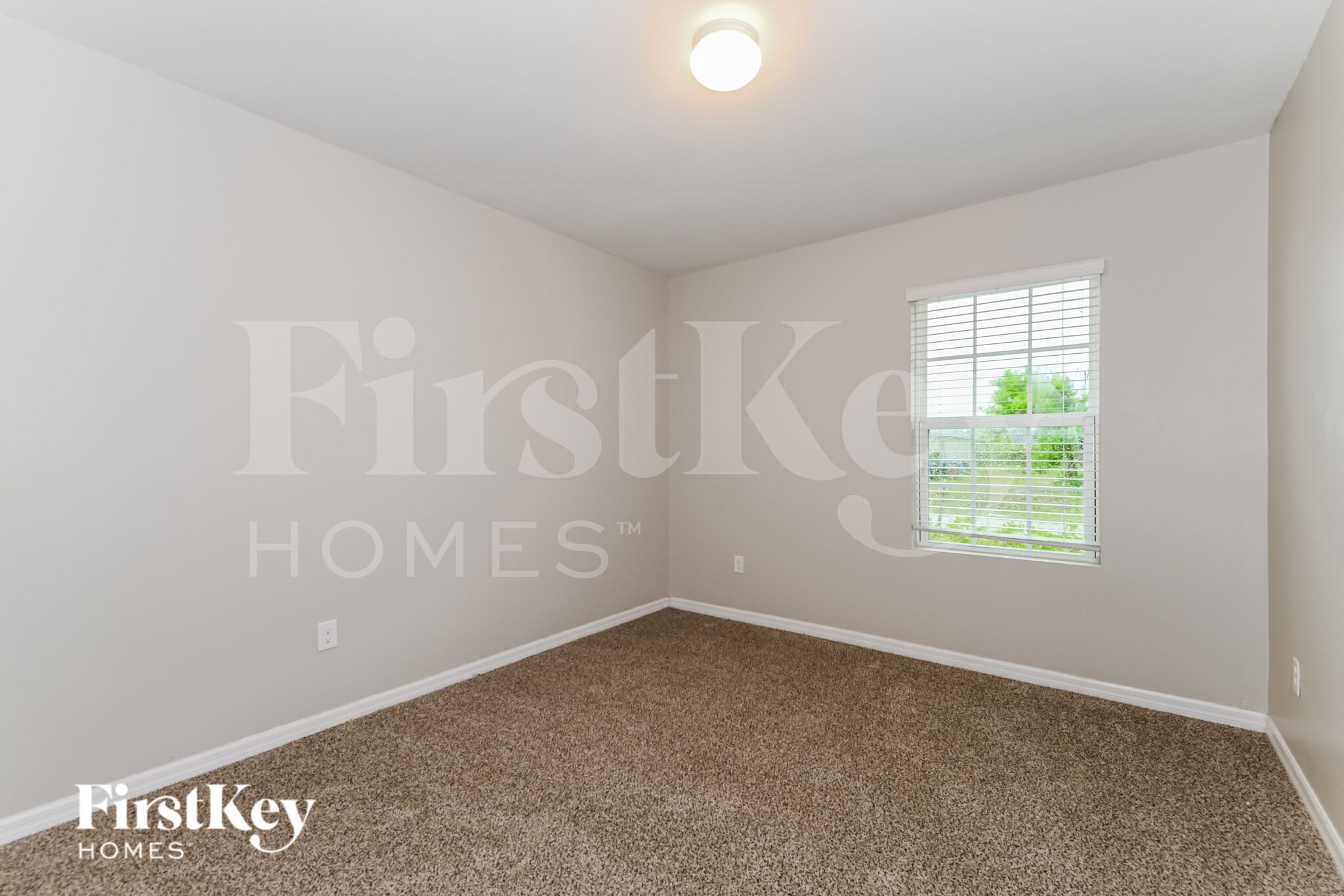 Building Photo - 614 SW 25th Ln