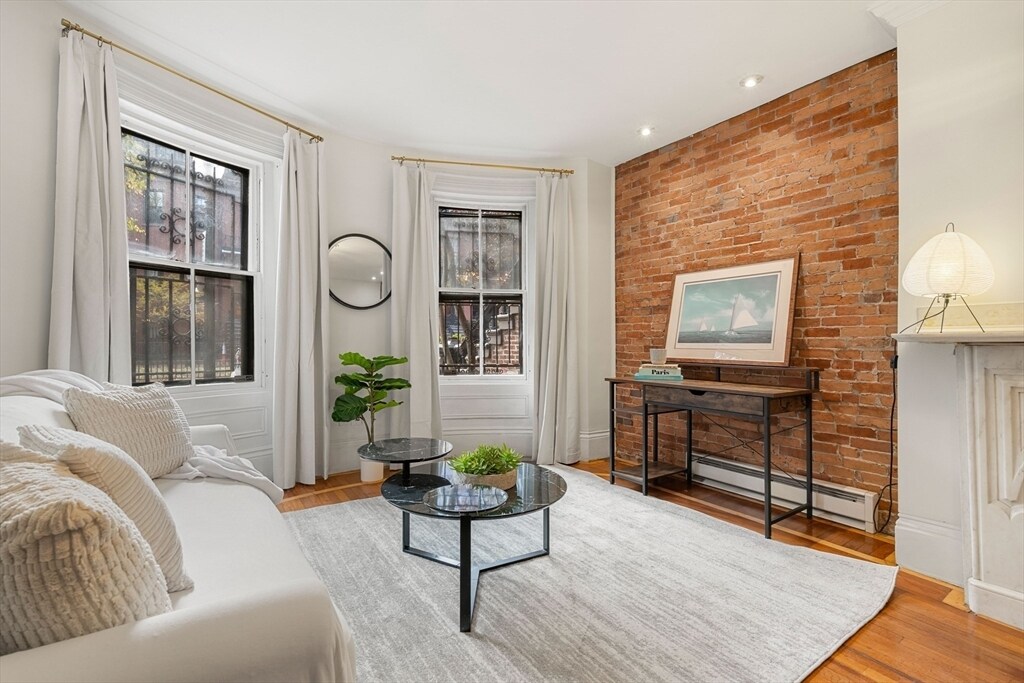 Building Photo - 15 Concord Sq