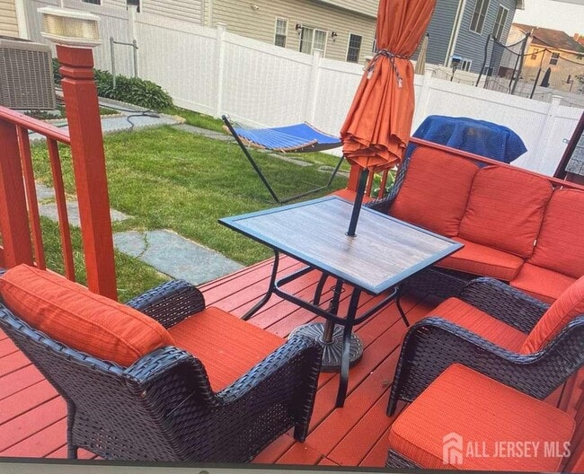 Building Photo - 1108 Frank St