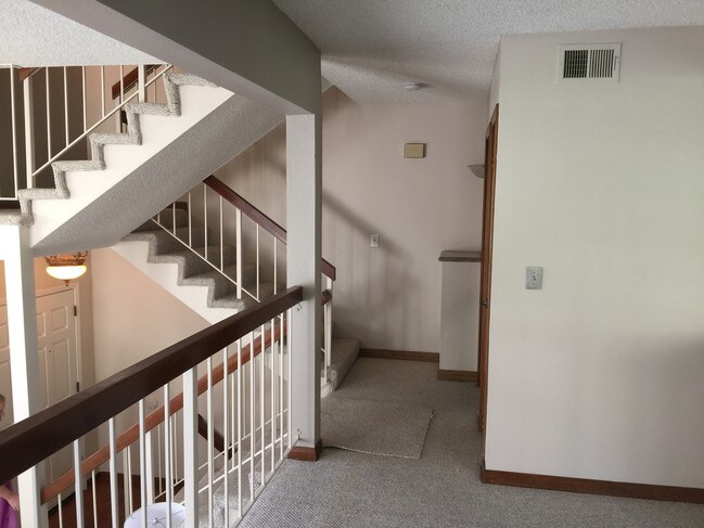 Building Photo - 26008 Alizia Canyon Dr