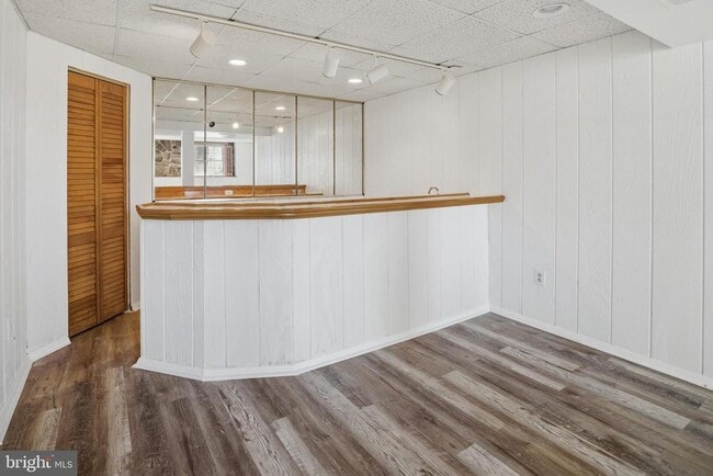 Building Photo - 26 Dover Ln