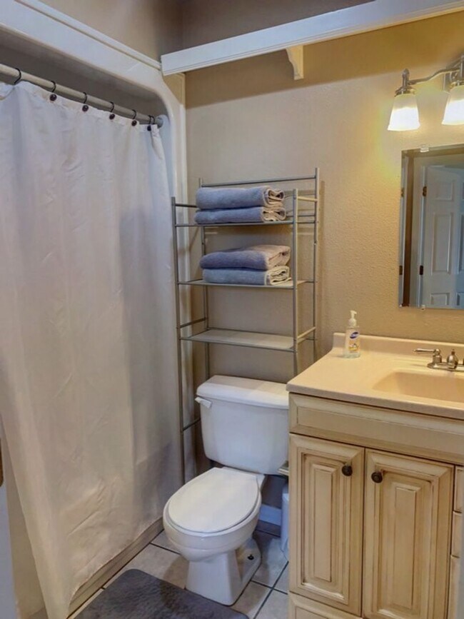 Building Photo - RENTAL Fully Furnished 4 bedroom home