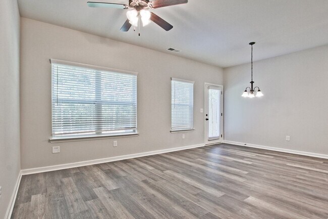 Building Photo - 4165 Shoals Ln