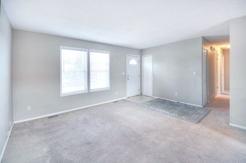 Building Photo - 6660 Parkridge Ct