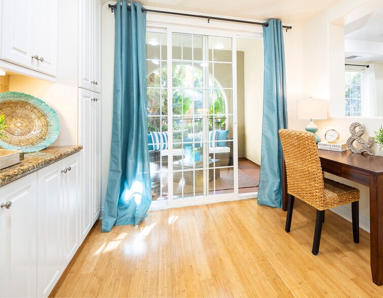 Building Photo - 12975 Agustin Pl