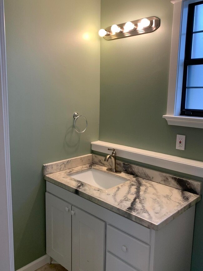 Building Photo - 41427 Larimore Ln