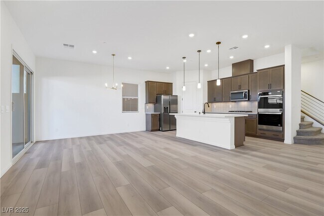 Building Photo - 1570 Rock Kestrel St