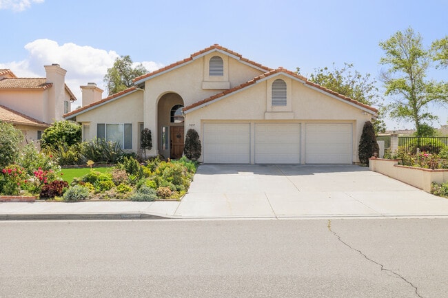Building Photo - 5037 Sunmeadow Rd