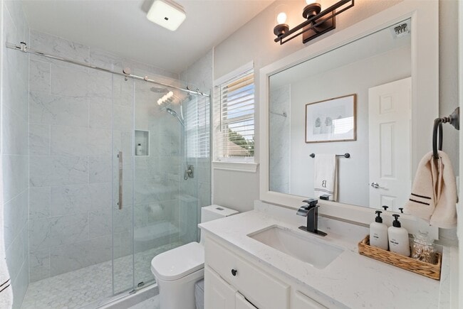 Building Photo - 3312 Westover Dr