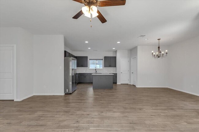 Building Photo - 223 Clearlake Dr