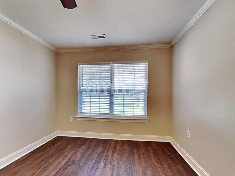 Building Photo - 205 Turner Greens Ct