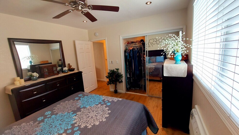 Building Photo - 3565 N E St