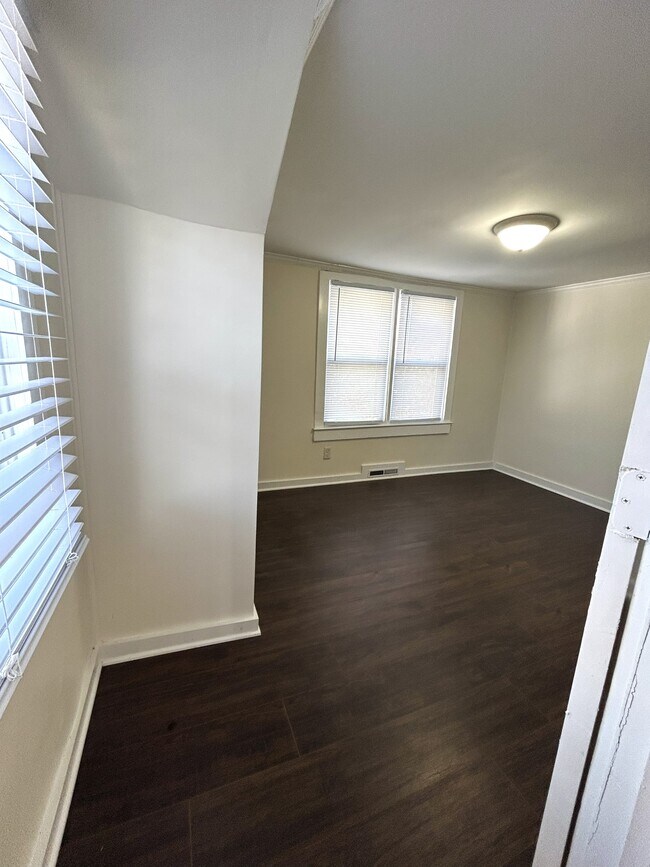 Building Photo - 1212 Fisher St