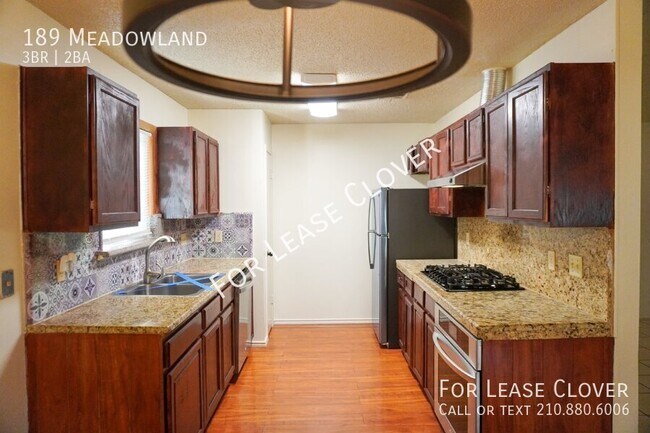 Building Photo - 189 Meadowland-