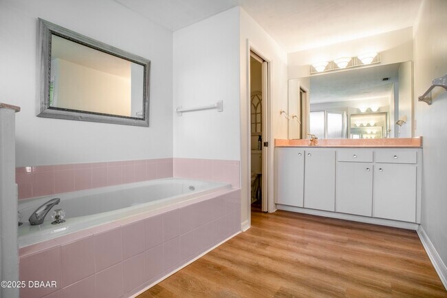 Building Photo - 6115 Sabal Point Cir