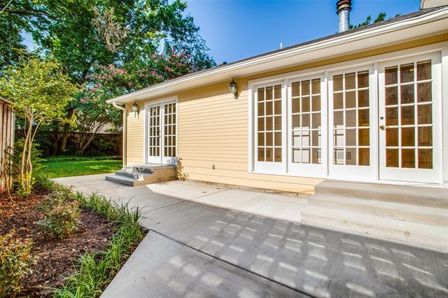 Building Photo - 4209 Greenbrier Dr