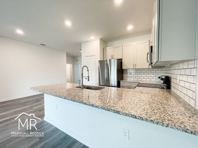 Building Photo - Spacious 3-Bedroom, 2-Bathroom 1 Car Garage