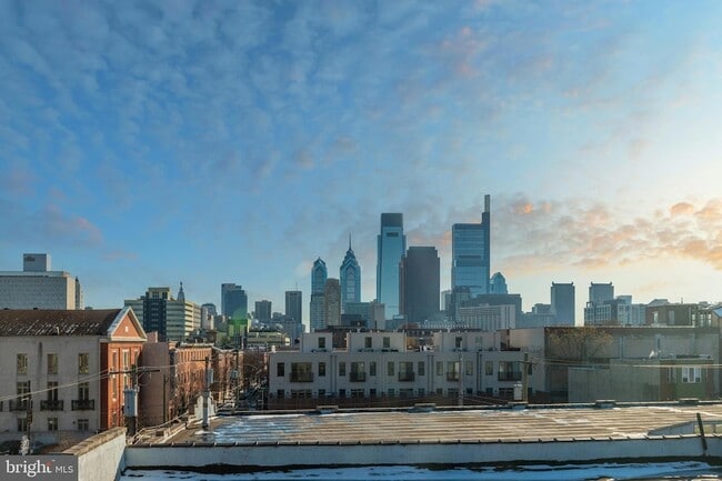 Building Photo - 710 N 16th St