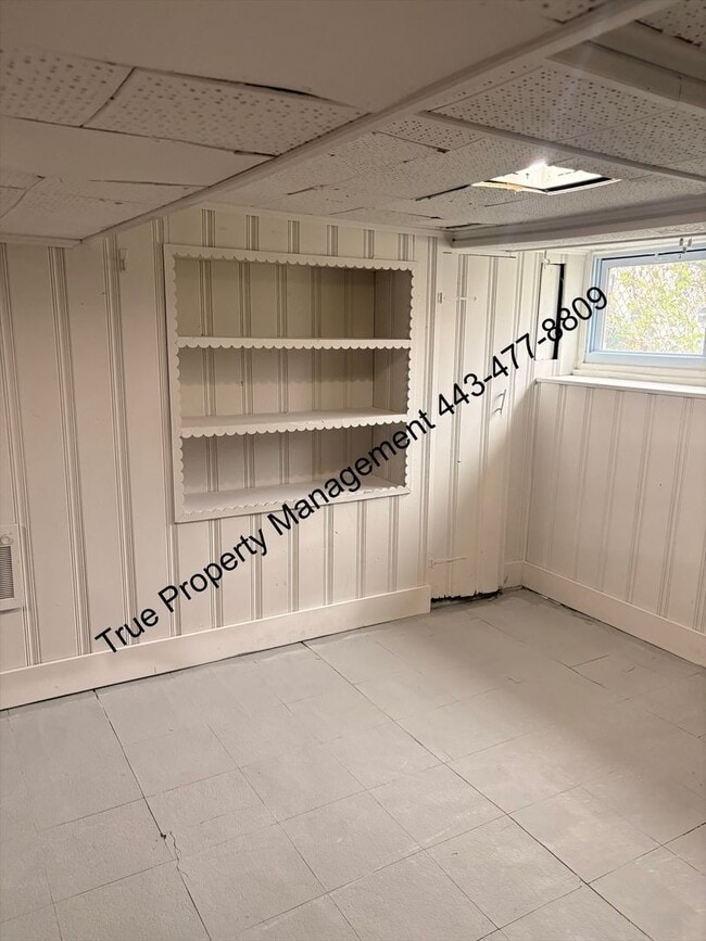 Building Photo - Spacious 3BR Home with Washer & Dryer, Backyard & Basement – $1,500/Month